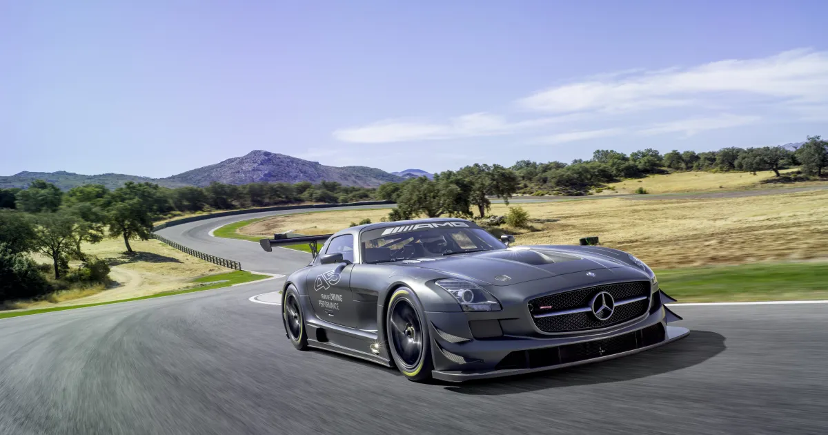 Premiere mundial: SLS AMG GT3 “45th ANNIVERSARY” é destaque da